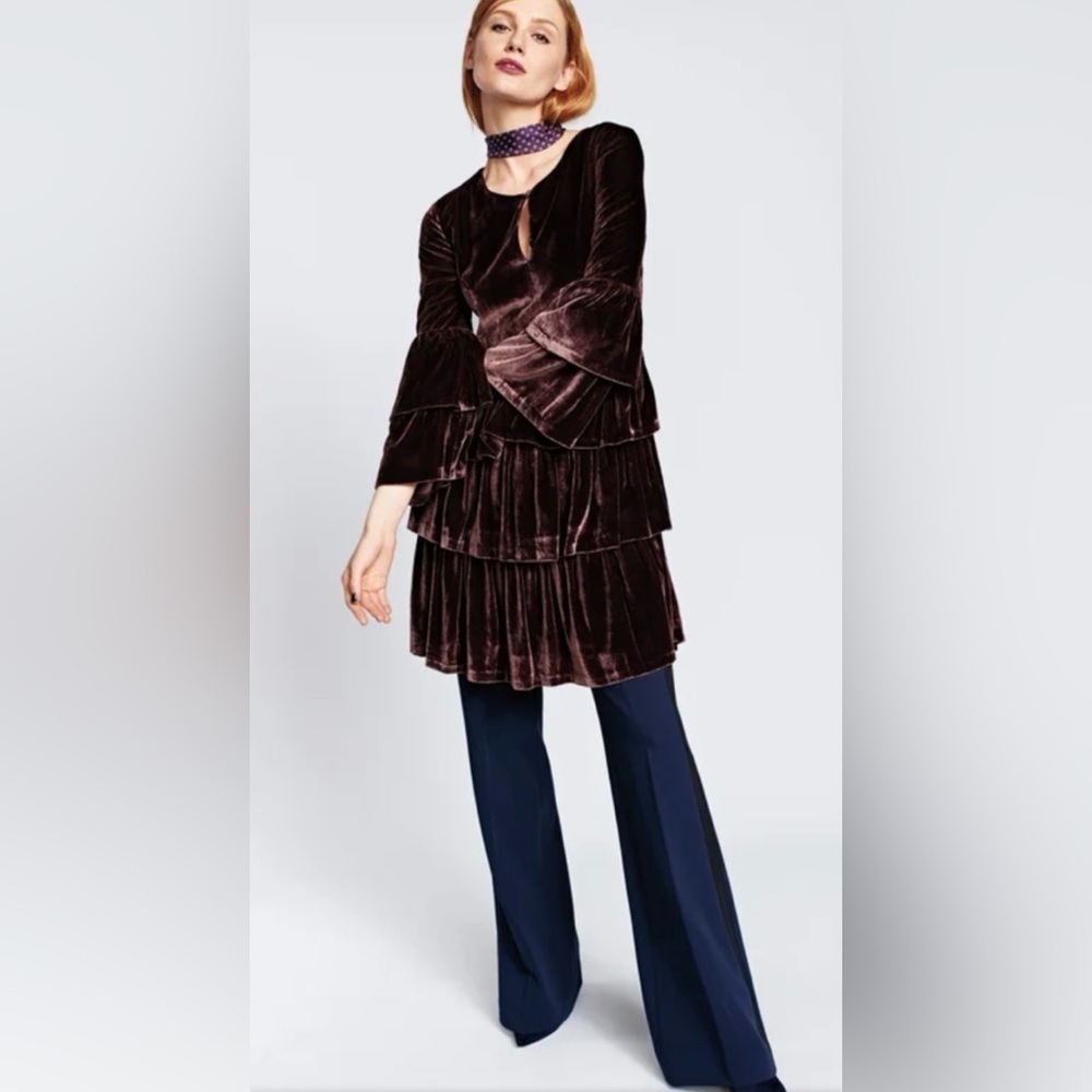 Banana Republic x Olivia Palermo
Brown Velvet Tiered Dress -Stunning -NWOT-SzM🤎‌
